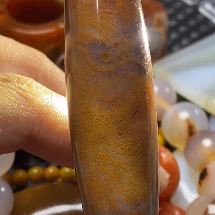 玛瑙/玉髓颈饰未镶嵌五****?