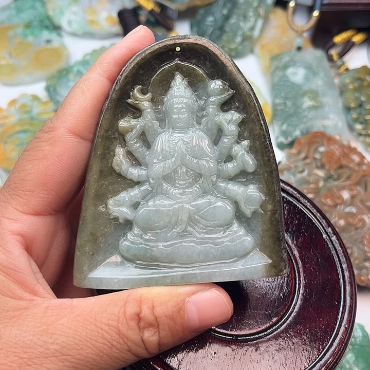 翡翠未镶嵌颈饰摆件，挂件