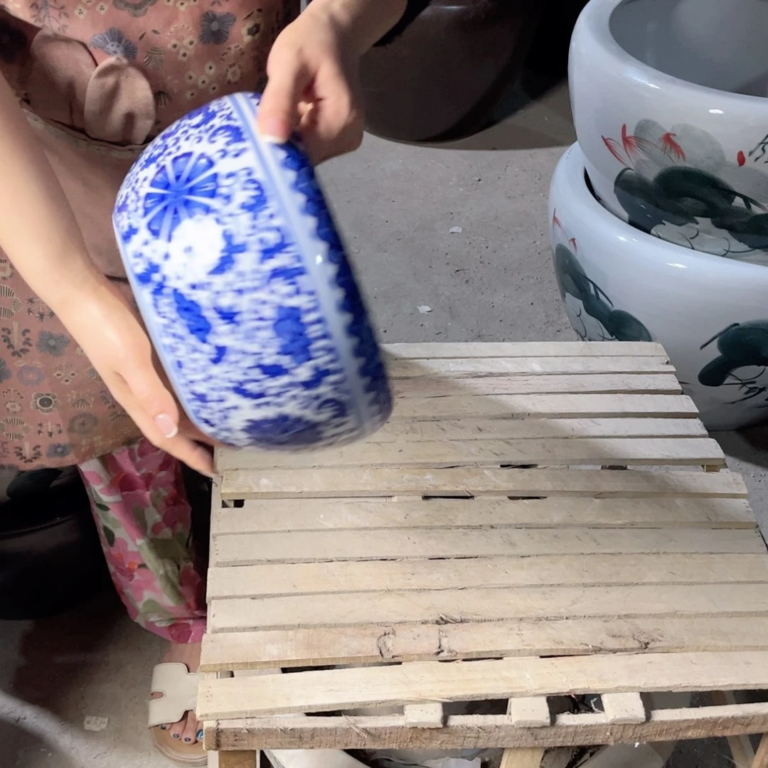 瓷片缠枝莲23.8888888888
