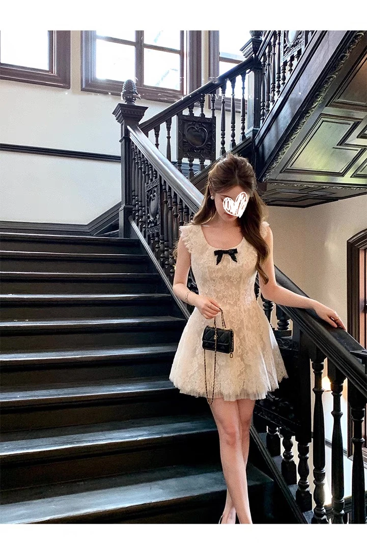 法式千金风白色蕾丝连衣裙女方领公主裙收腰蓬蓬裙掐腰短裙