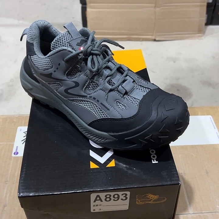 893号。42码防砸防刺劳保鞋。鞋底磨损介意勿拍