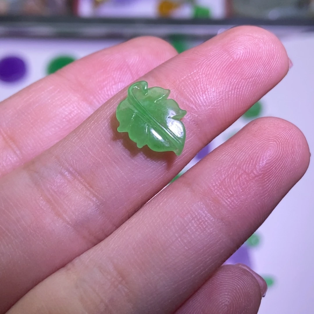 翡翠未镶嵌颈饰吊坠