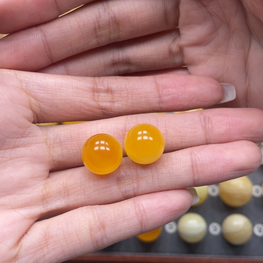 金***温琥珀未镶嵌珠宝奇石