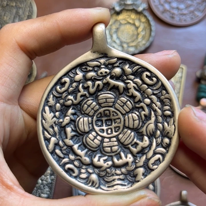 琉璃颈饰小*喜欢的朋友