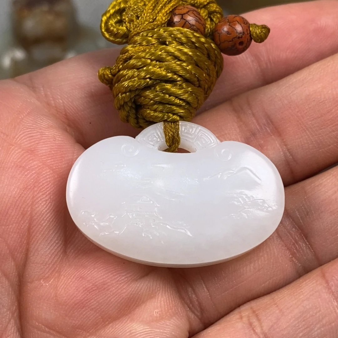 用***8非常精美的脖挂件