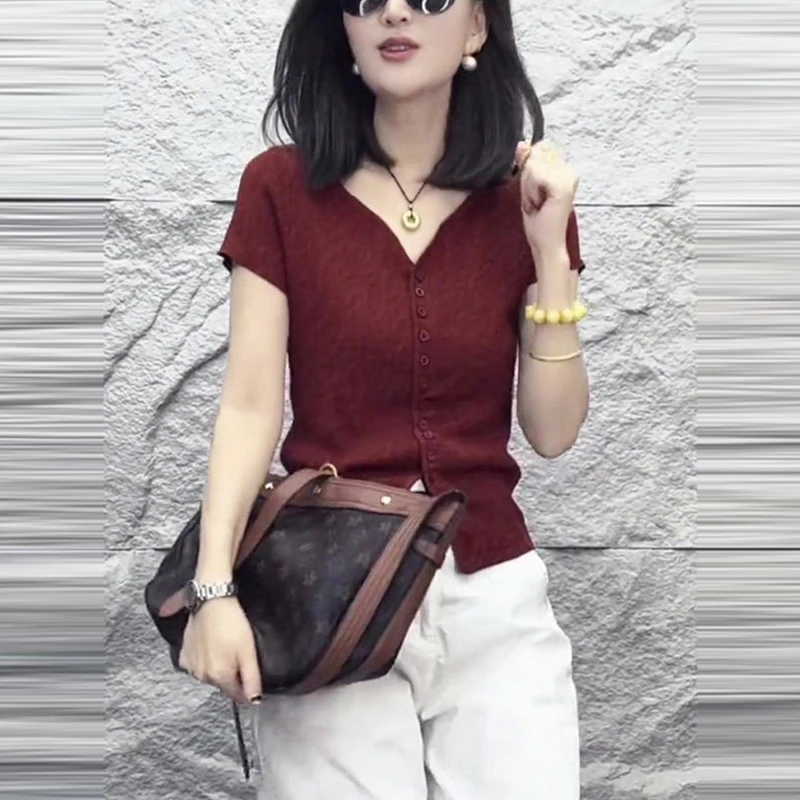 时尚高端暗红色简约修身显瘦上衣2025年夏季新款纯色休闲小衫