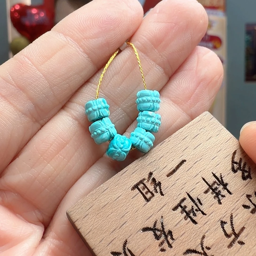 绿松石未镶嵌颈饰