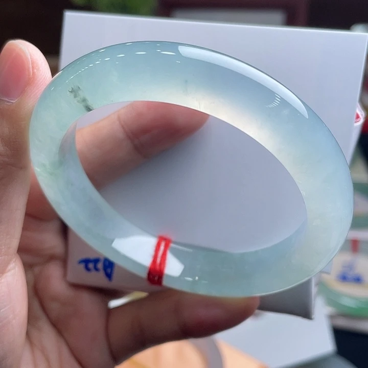 翡翠未镶嵌手镯59.2全条炸光