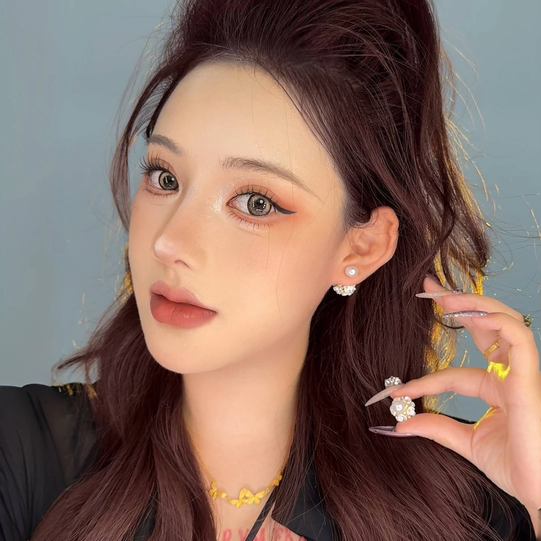 合金耳饰 法式花朵耳钉小众设计感耳环新款爆款轻奢高级感圆球花