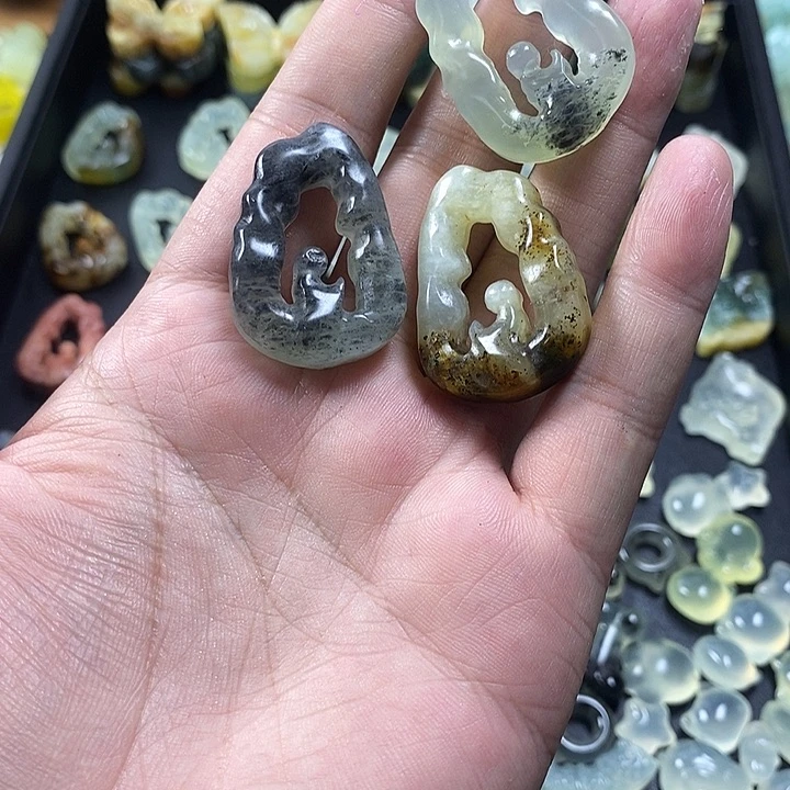 六***麻蛇纹石玉未镶嵌颈饰