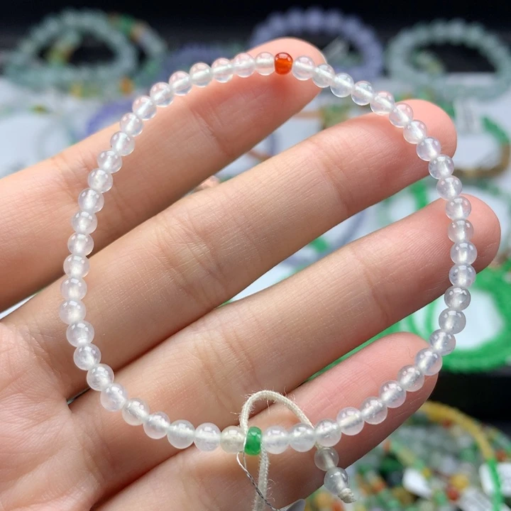 翡翠手镯未镶嵌翡翠