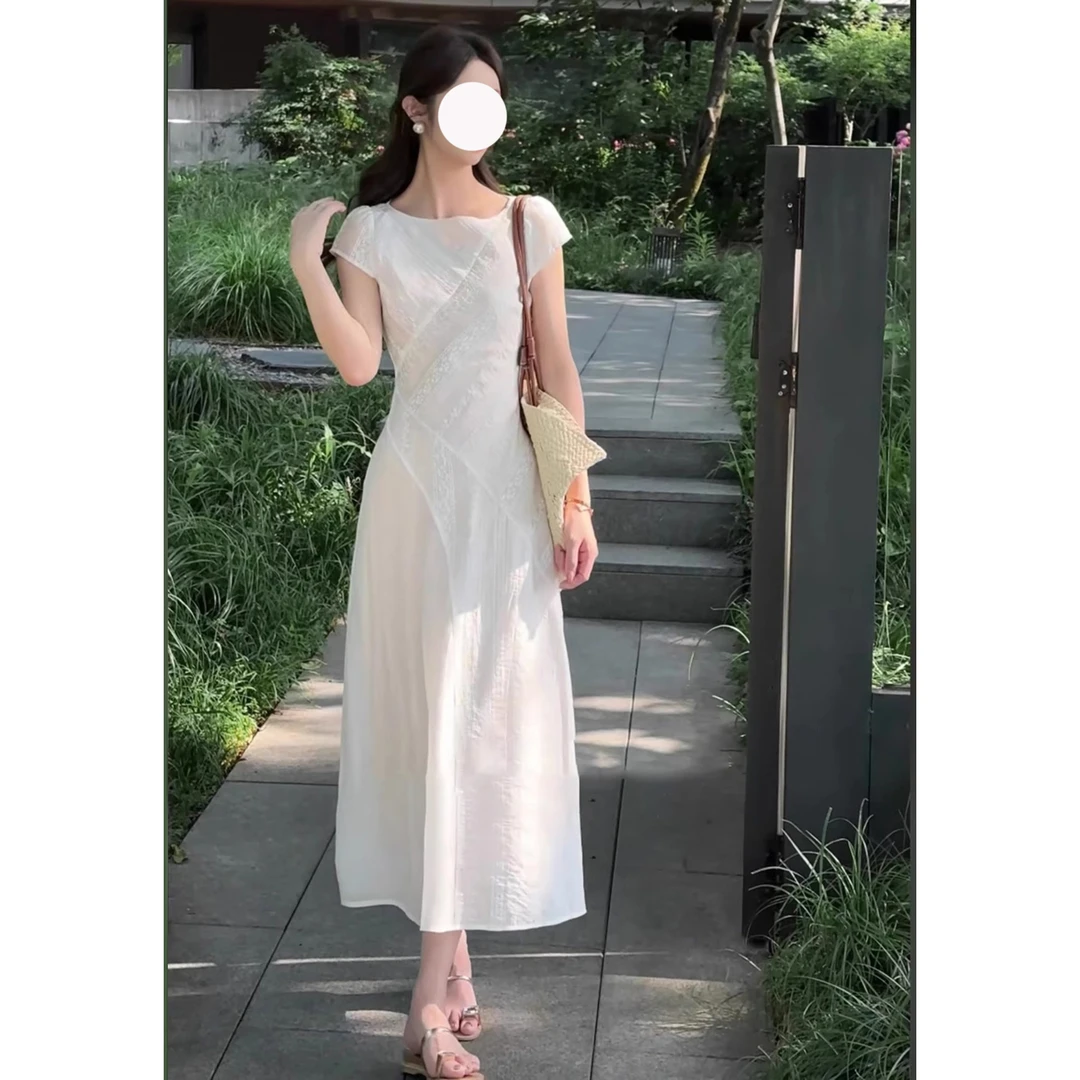 2025新款今年流行爆款简单大方的高级感法式小个子白色连衣裙女夏