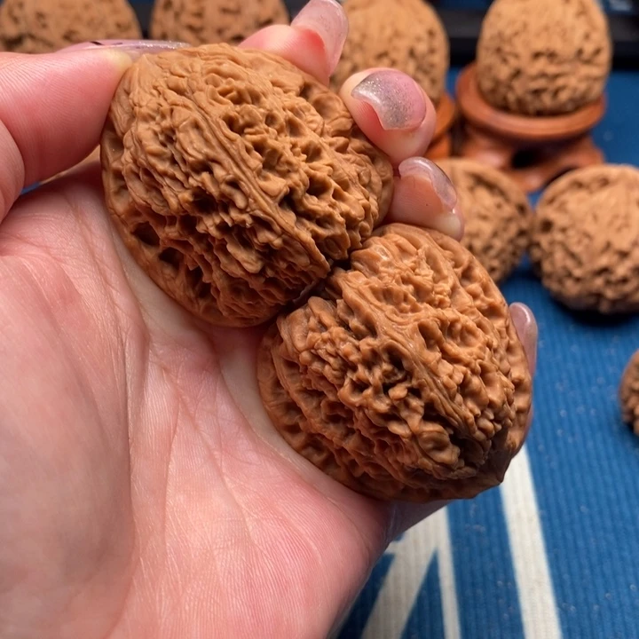 肚***侠文玩核桃吊坠南疆