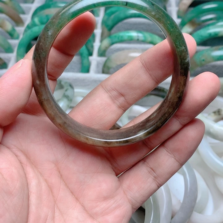 独山玉未镶嵌手镯62