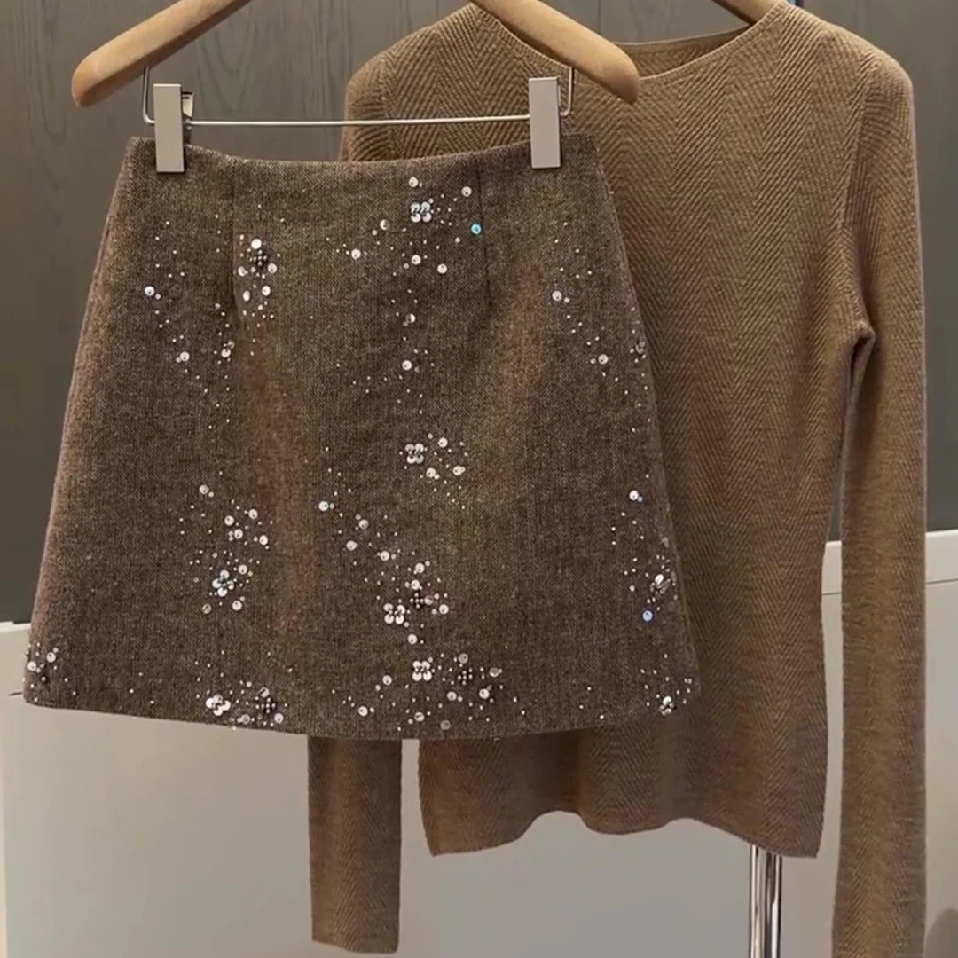 高级感浅棕色亮片毛呢短裙女秋冬流行新款高腰显瘦洋气a字半身裙