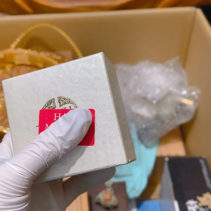 瓷片不****天大美玲好物分享