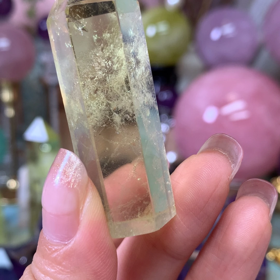 水晶珠宝半成品未镶嵌黄水晶柱子
