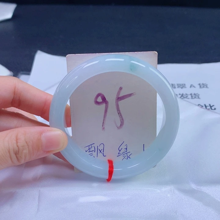 翡翠未镶嵌手镯圈口555655