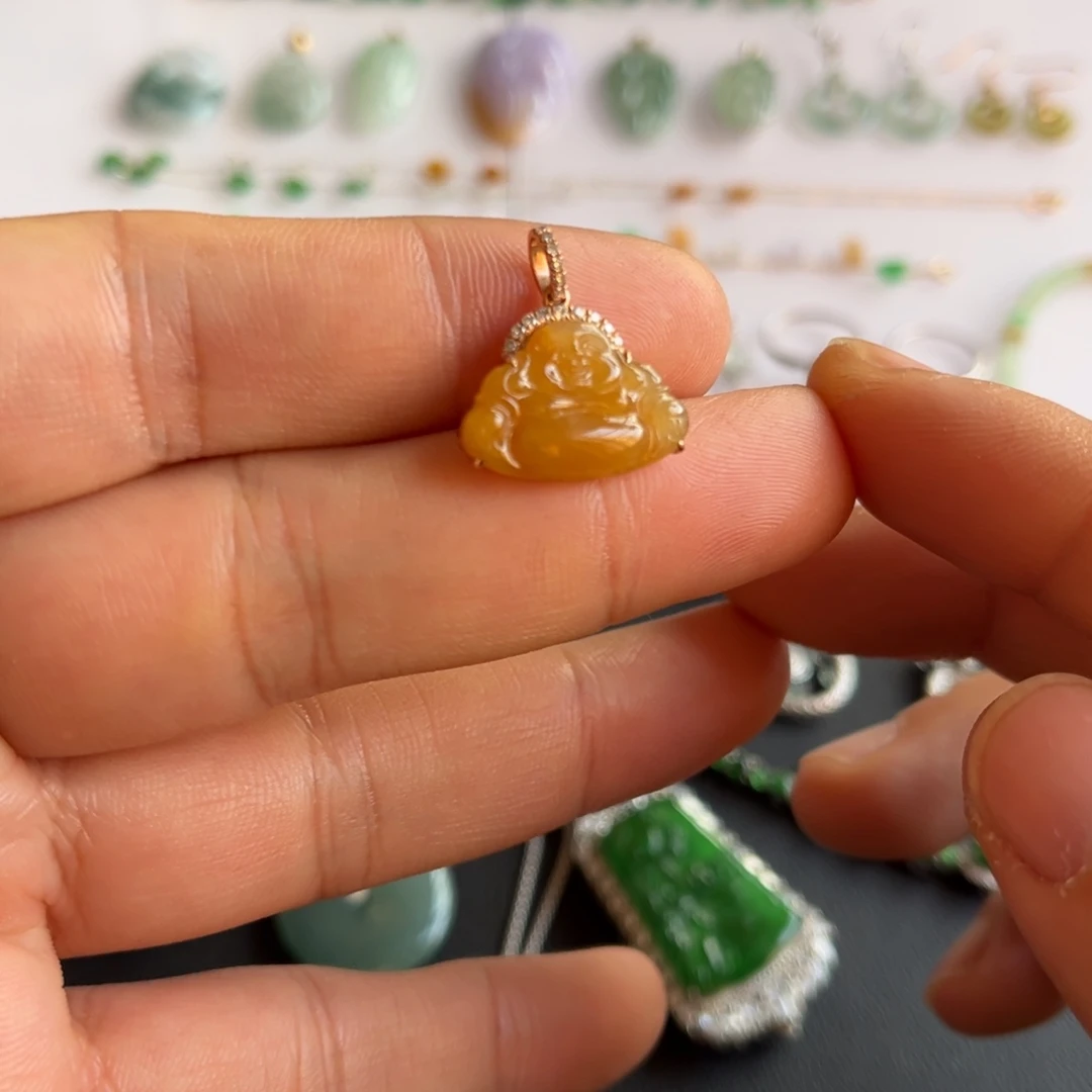 翡翠18K金镶嵌颈饰福利