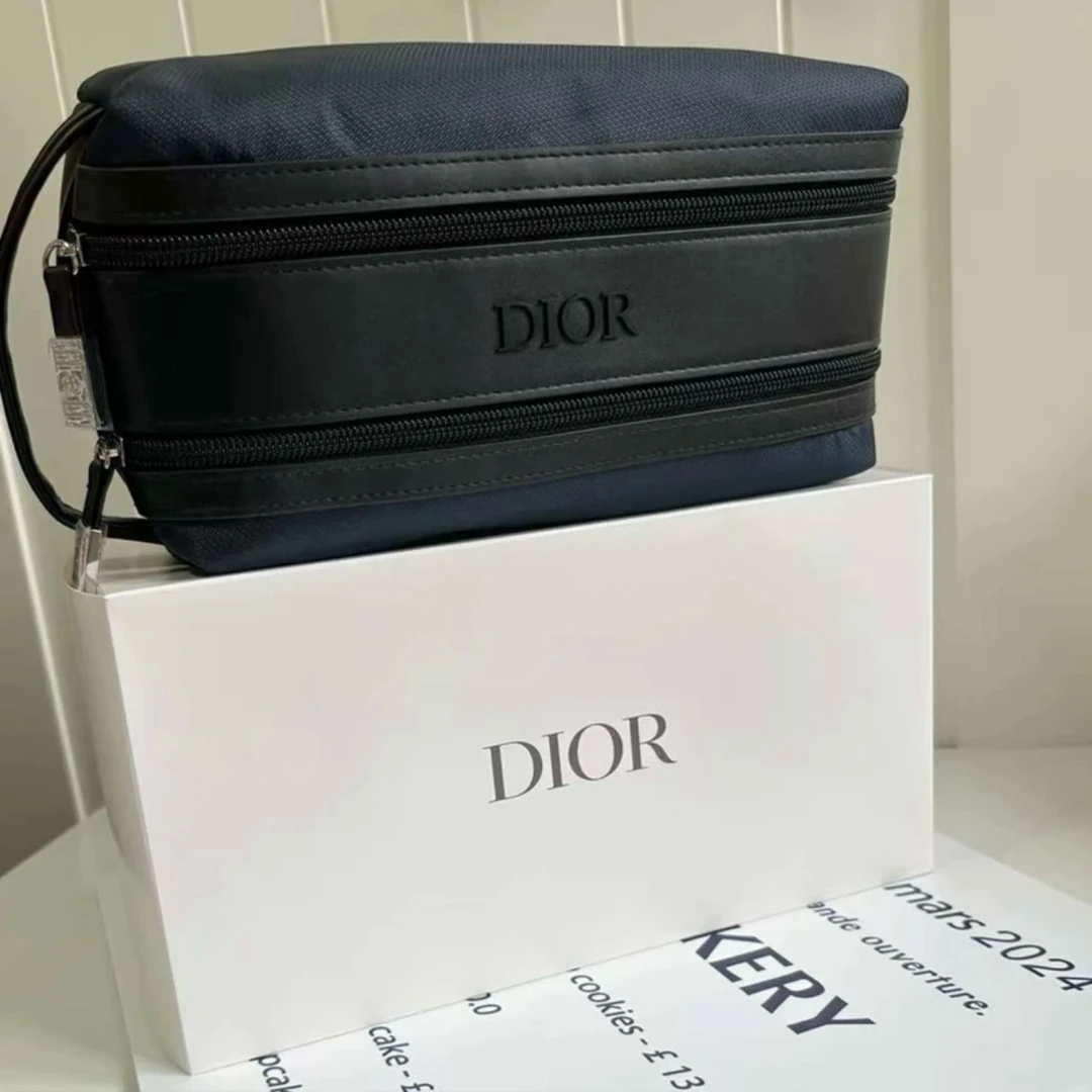 全新未使用 DIOR/迪奥 旷野 双拉链 手拿包 洗漱包/盒