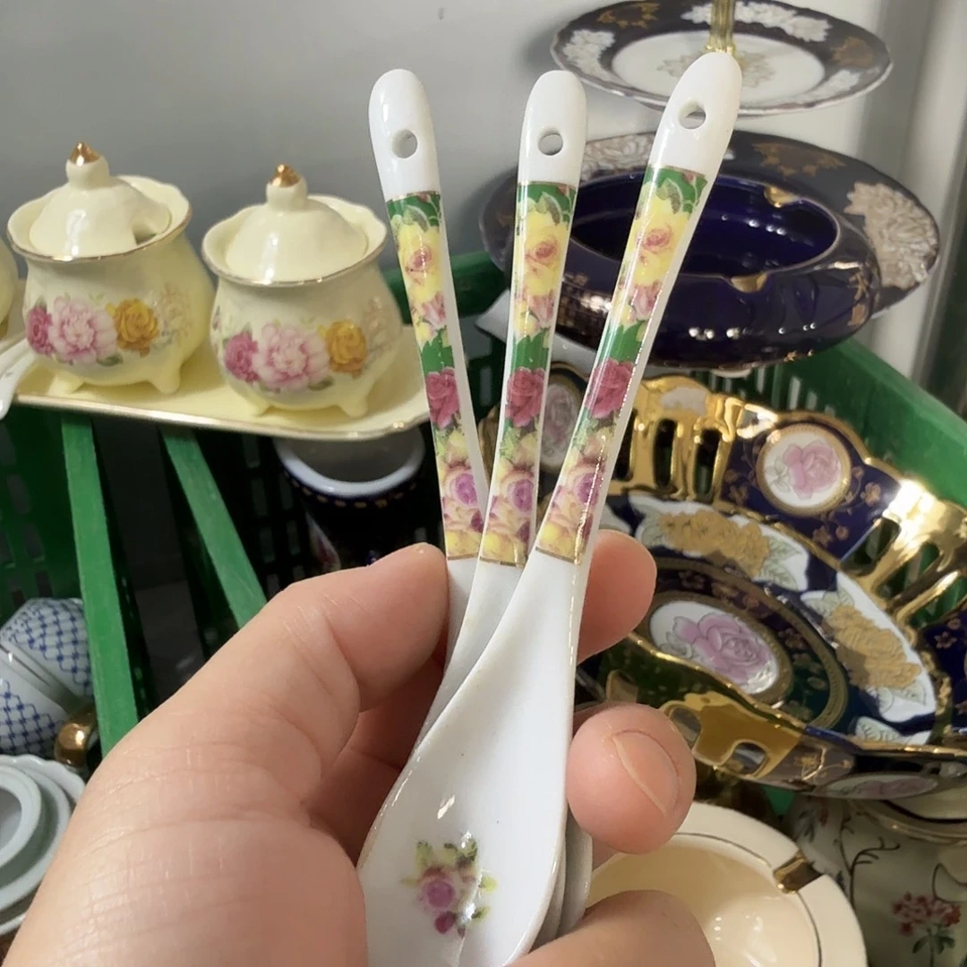 小***依陶瓷3个…………………………