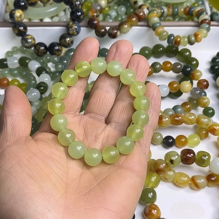 合金蛇纹石玉颈饰