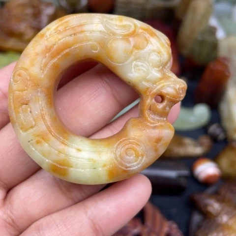 蛇纹石玉未镶嵌颈饰65
