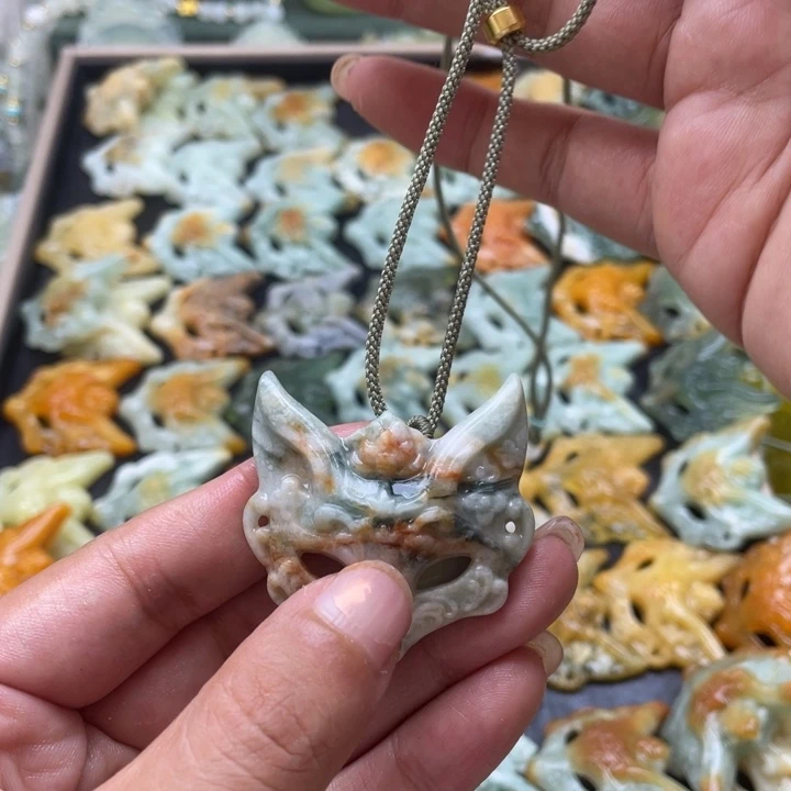 柠***宁未镶嵌蛇纹石玉项链
