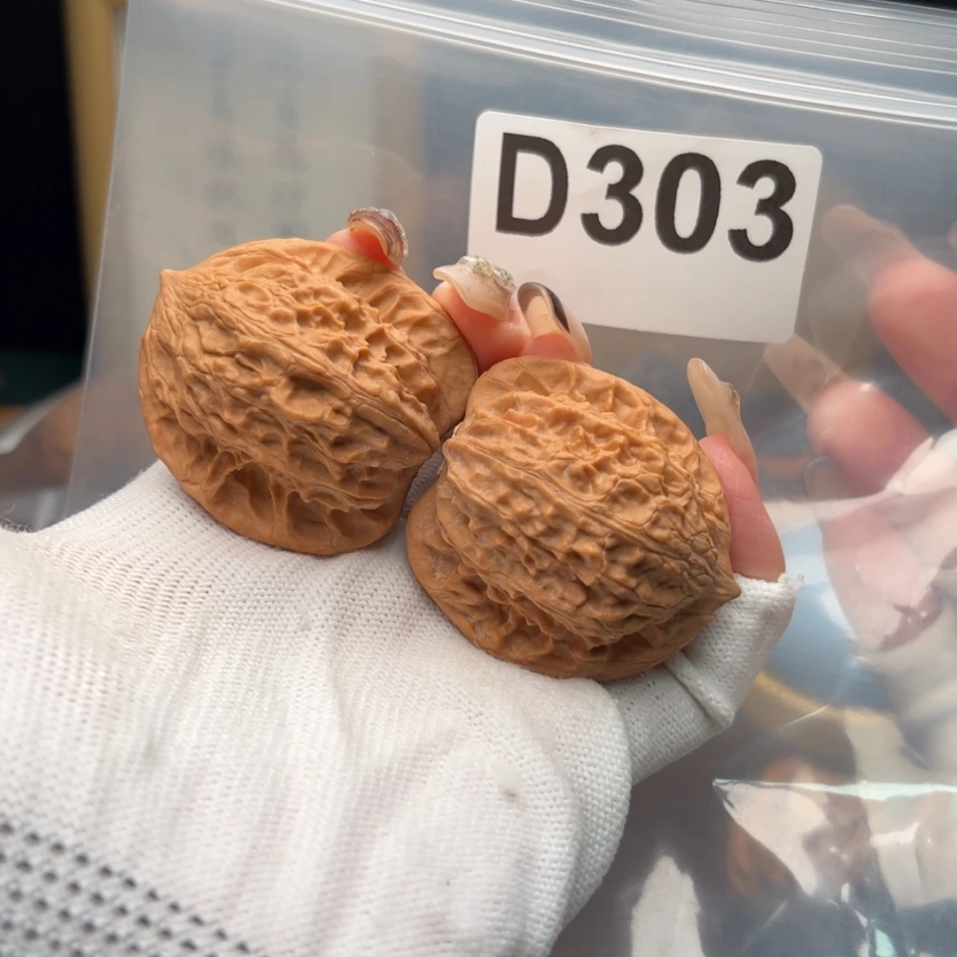 文玩核桃把件40左右金鱼肚d303