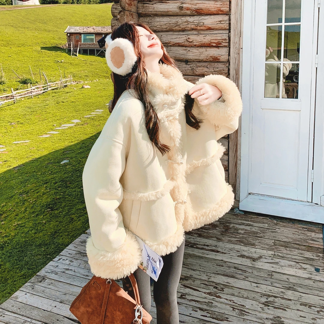 奶黄色皮毛一体羊羔毛外套2025新款冬季超好看加绒加厚小个子棉服
