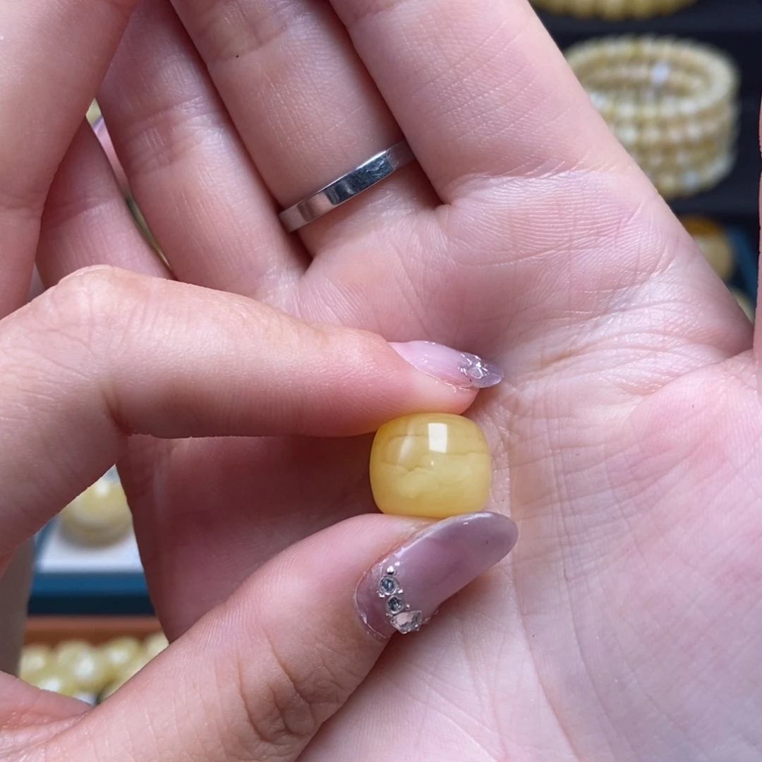 蜜蜡未镶嵌珠宝奇石12.7*10.5mm