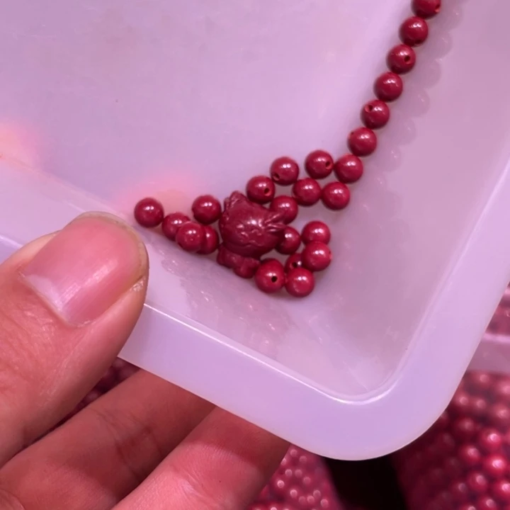 天然辰砂手链搭配龙宝宝