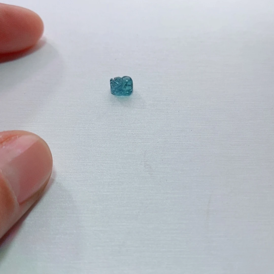 未镶嵌单颗小貔貅m碧玺