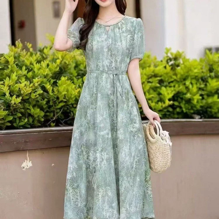 碎花印花显瘦夏季收腰时尚复古法式宽松中长款修身泡泡袖韩版连衣