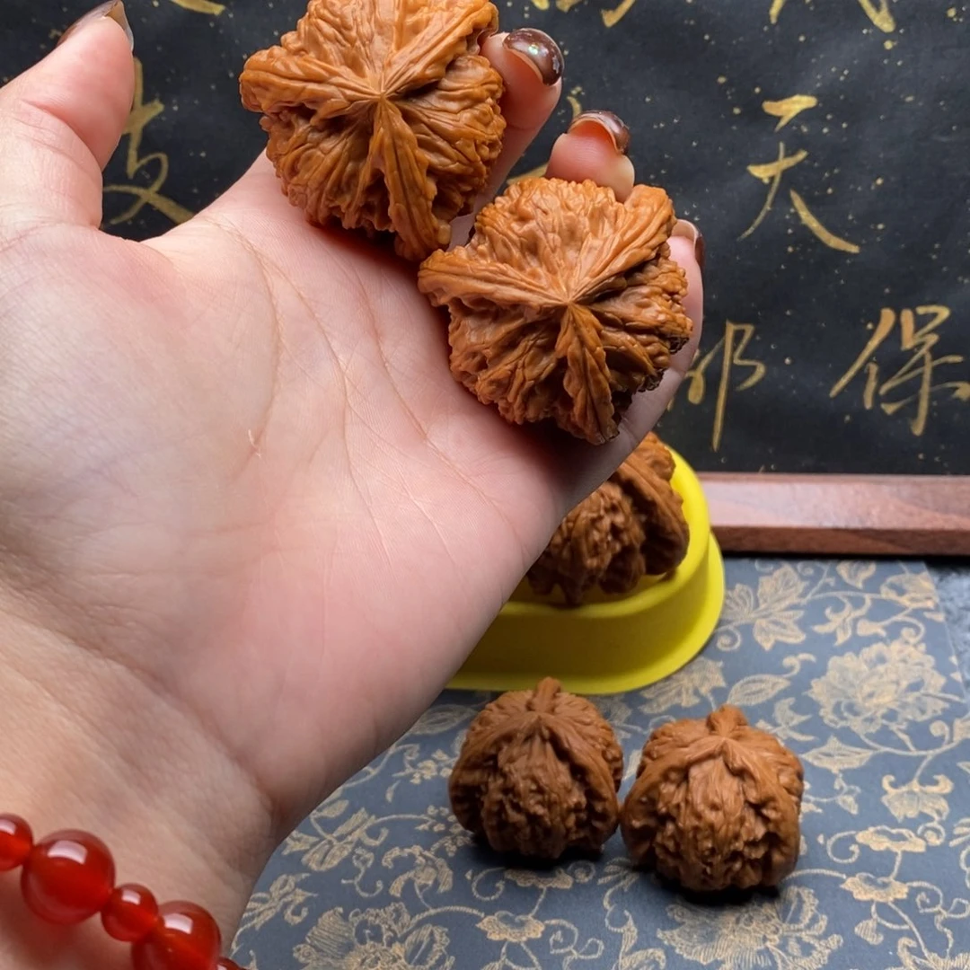 吊坠文玩核桃H****?