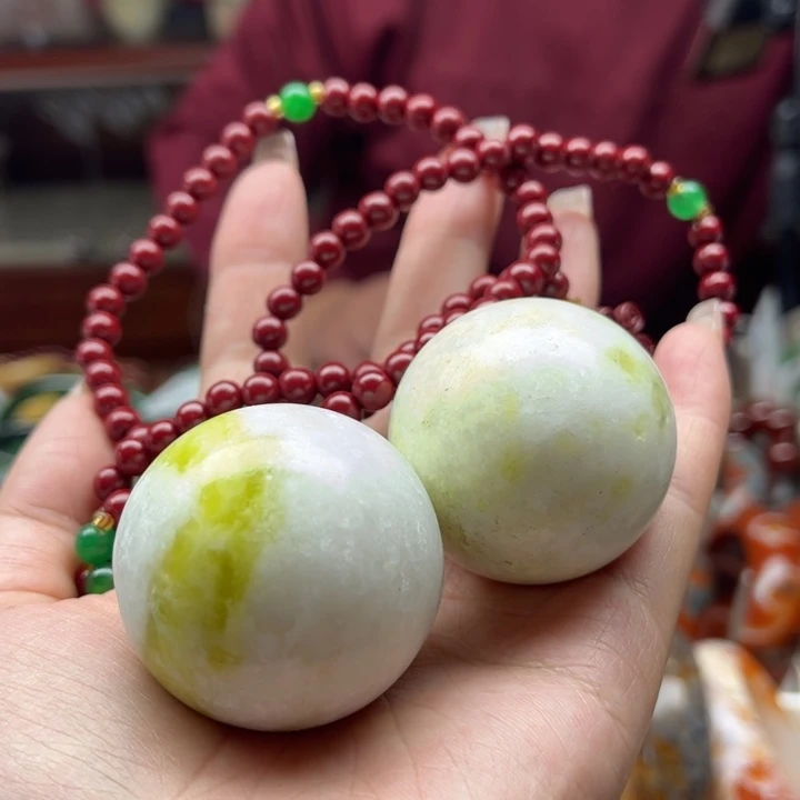 石英质玉颈饰未镶嵌