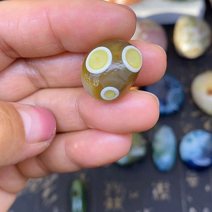 外星人，阿拉善眼睛石