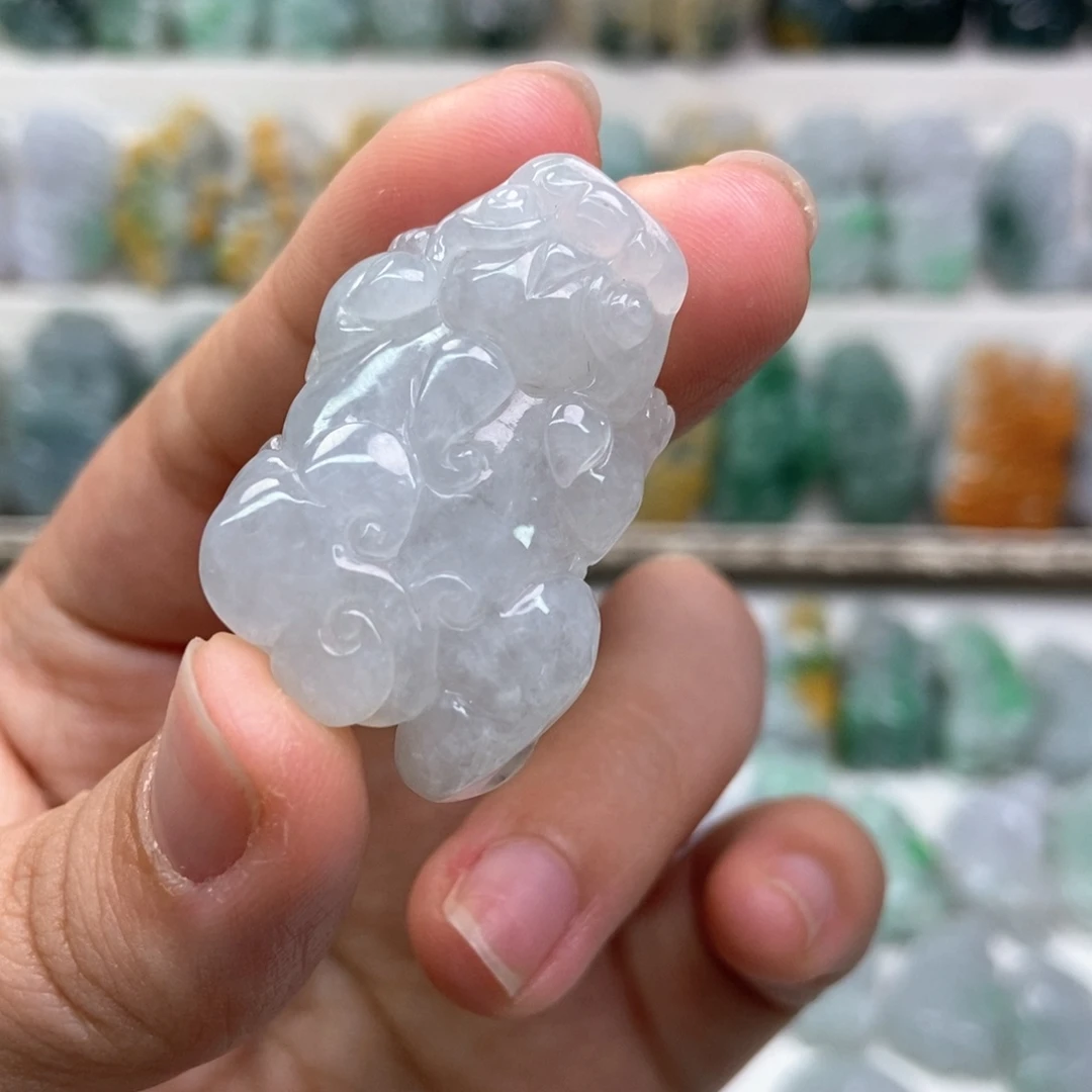 翡翠未镶嵌吊坠(赠链)