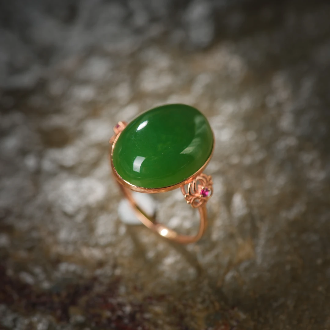 春筠·典藏级和田玉老俄料18K金戒指AJ0483