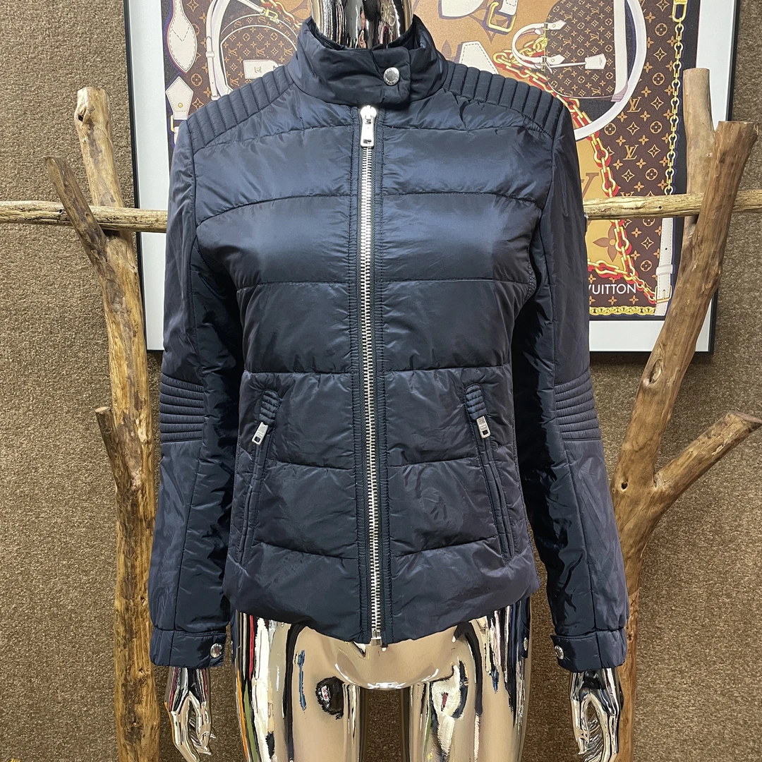 99新 Prada/普拉达 三角钢标修身羽绒服  38码 99新 非专柜原吊