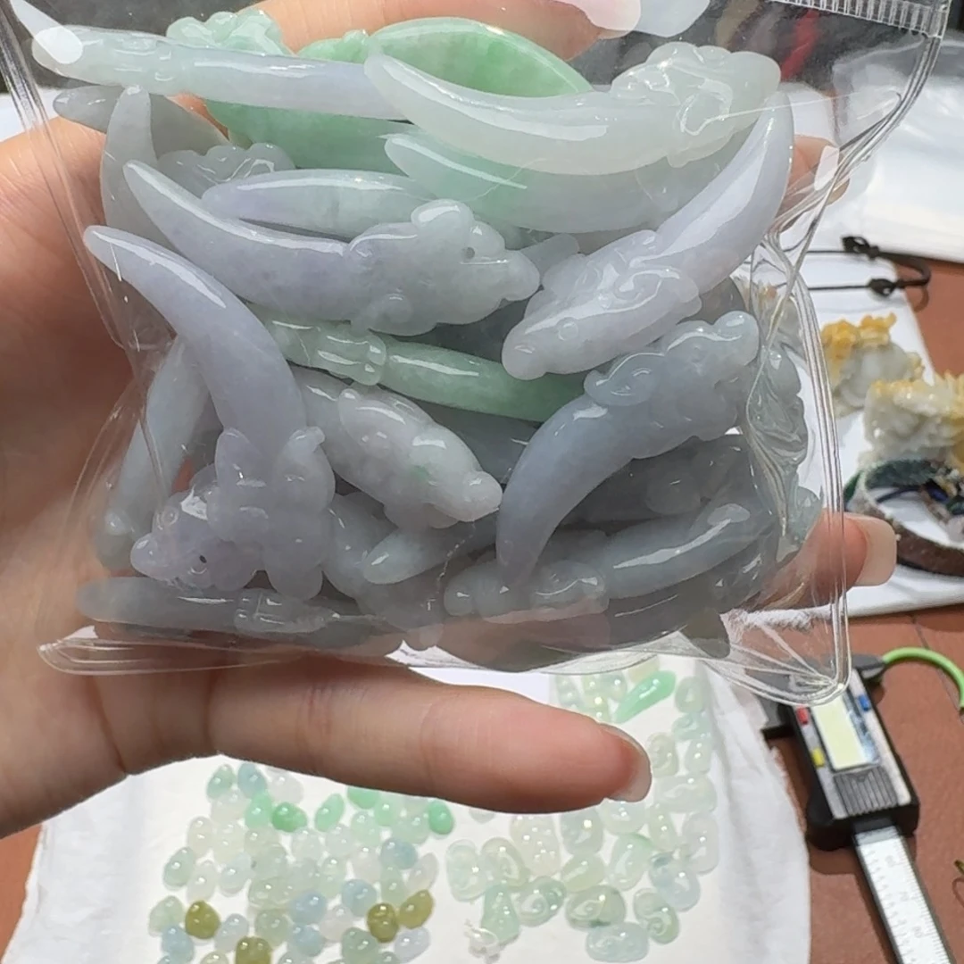未镶嵌挂件翡翠福利1个，不包邮，拍邮费发货
