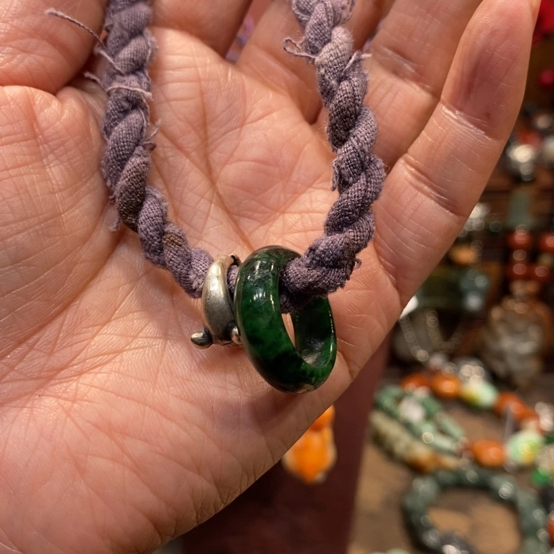 翡翠吊坠(赠链)未镶嵌