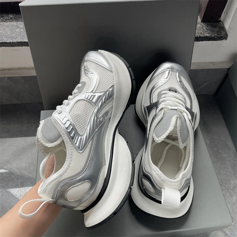 巴黎银色老鞋男女款2025新款春夏季爆款流行透气舒适百搭休闲鞋