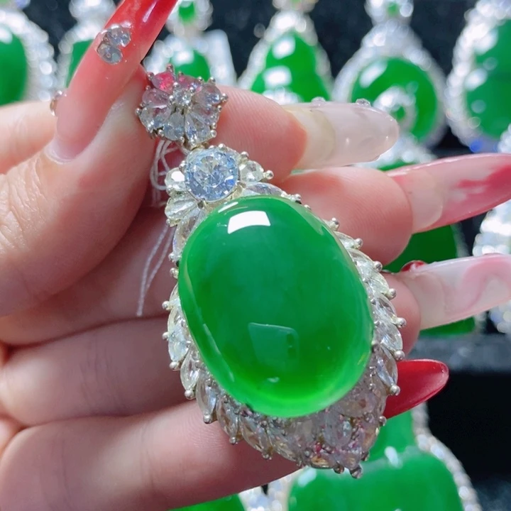 翡翠颈饰未镶嵌