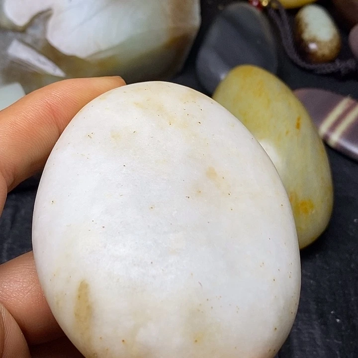未镶嵌和田玉摆件