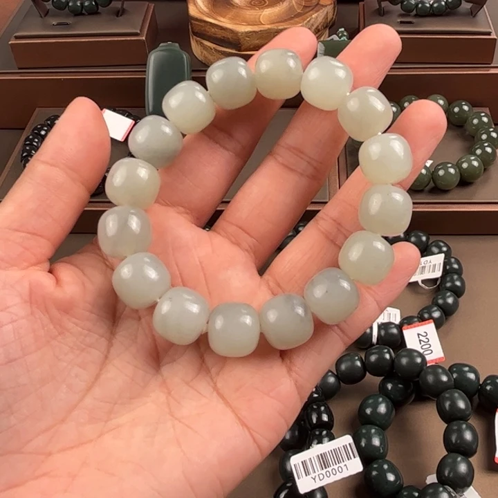 别***。和田玉未镶嵌手串