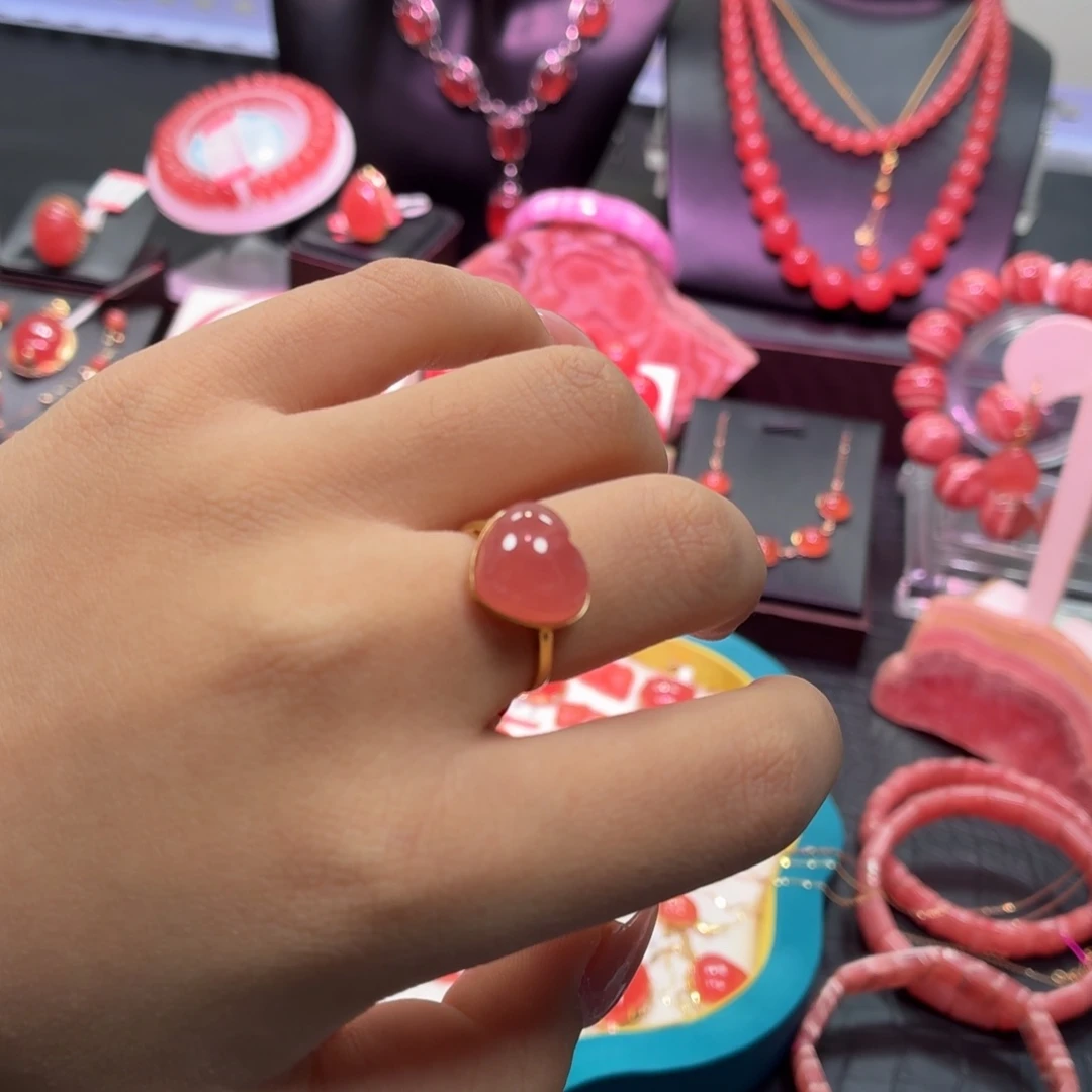 菱锰矿（红纹石）18K金镶嵌戒指爱心戒指