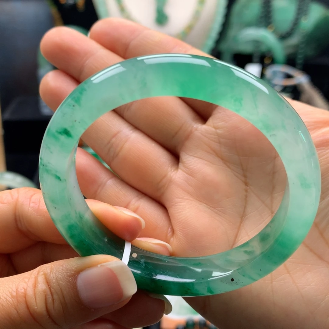 石英质玉未镶嵌手镯