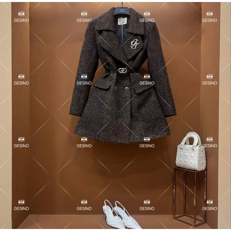 【露】秋冬气质小香风时尚设计师中长款外套 QD-2025382