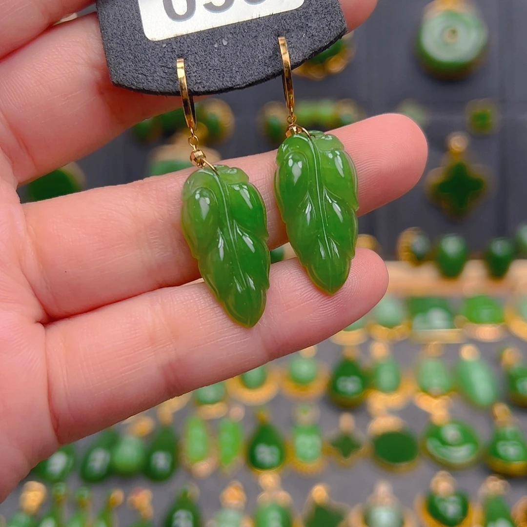 和田玉18K金镶嵌耳饰